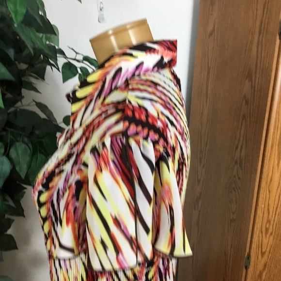 SERENADE 2X multi color pleated collared button down batwing sleeve top - Picture 12 of 14